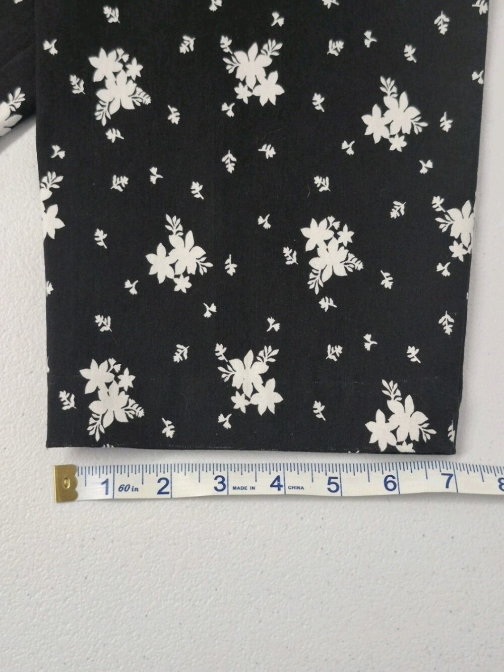 GRACE The Perfect Fit– Black & White Floral Stretch Leggings – Women's M - Picture 10 of 10